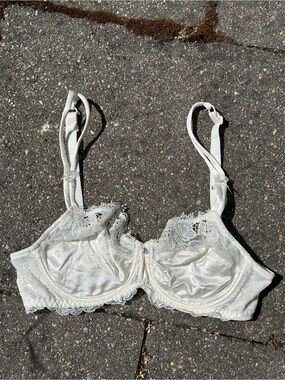 Lise Charmel Luxury Floral Lace Bra White Swarovski Rhinestone 32D